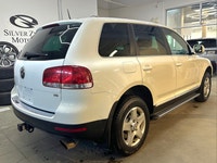 2007 Volkswagen Touareg a rare find in this condition for the year. * 234,352 KM * Clean Carfax No A... (image 3)