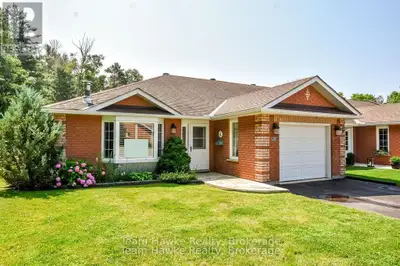 Retirement living at its finest. Gorgeous Summer Haven adult community, prime location. Primary bedr...