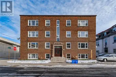The Investments Group is pleased to present an opportunity to acquire an 8-unit purpose-built multif...