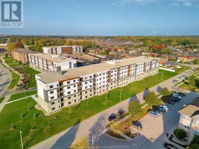 2550 SANDWICH WEST PARKWAY Unit# 303 LaSalle, Ontario