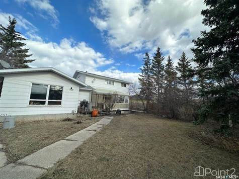 12 Overlord CRESCENT in Houses for Sale in Saskatoon - Image 3
