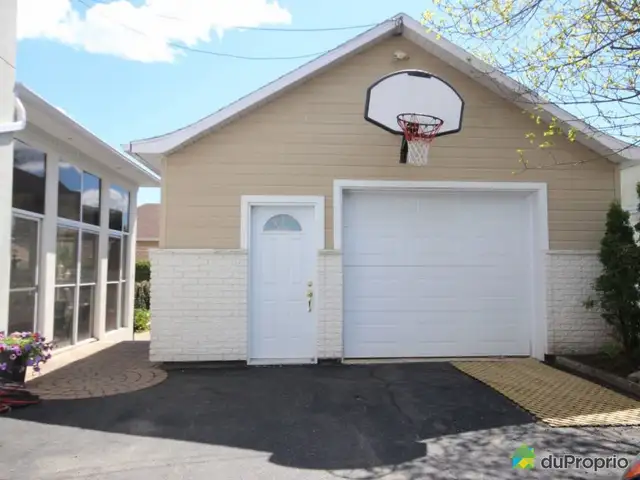 $450,000 - 3 Storey for sale in St-Honore-De-Chicoutimi in Houses for Sale in Saguenay - Image 3