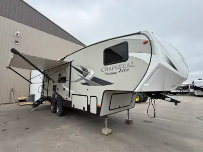 2019 Coachmen Chaparral 25MKS Fifth Wheel Beautiful, well-maintained fifth wheel featuring Coachmen'...