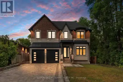 Newly renovated luxury 4+2 bedroom house for rent. Stunning home featuring 4 spacious bedrooms, 5 ba...