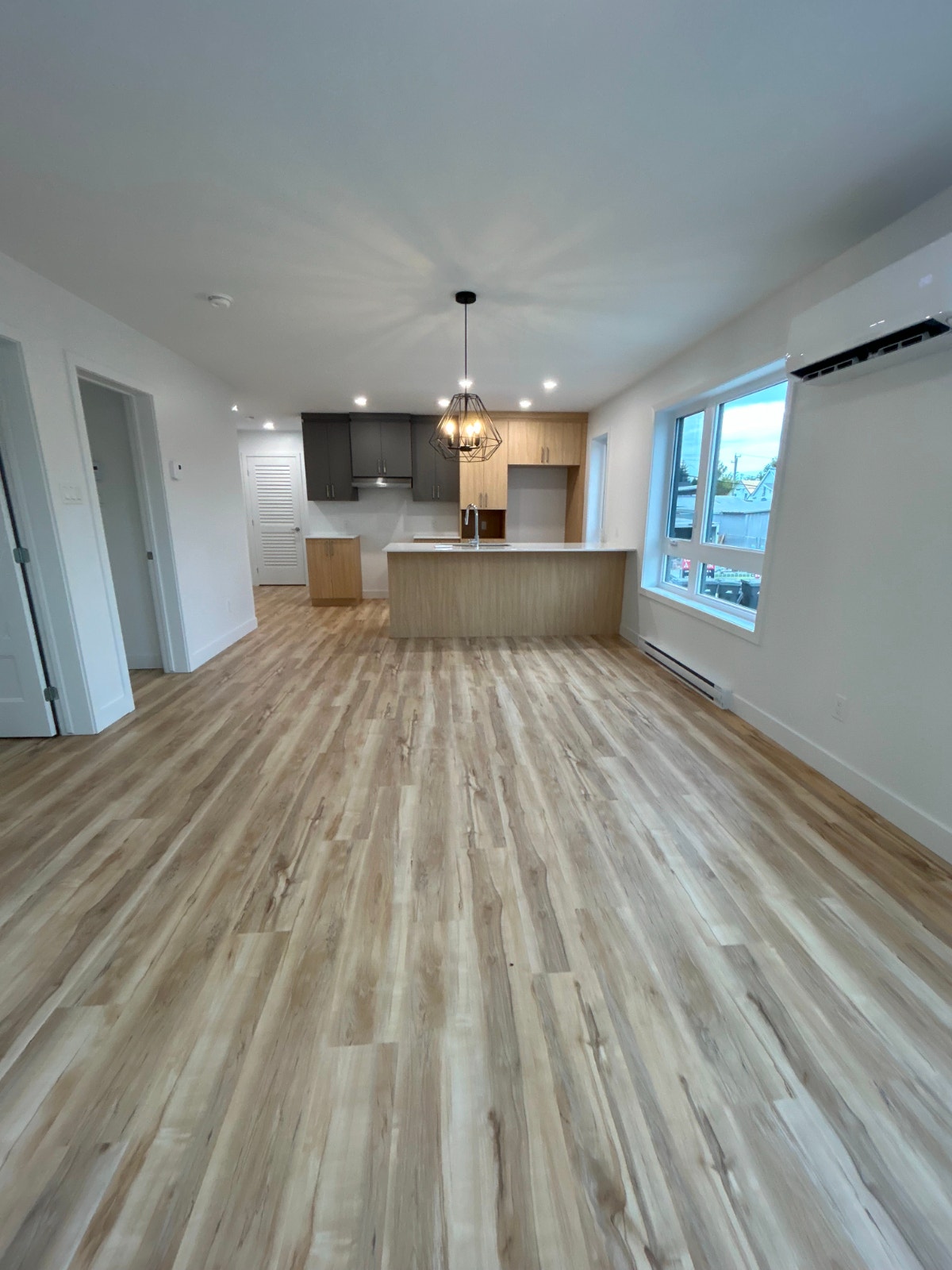 4 1/2 Acton Vale disponible maintenant! — photo 2