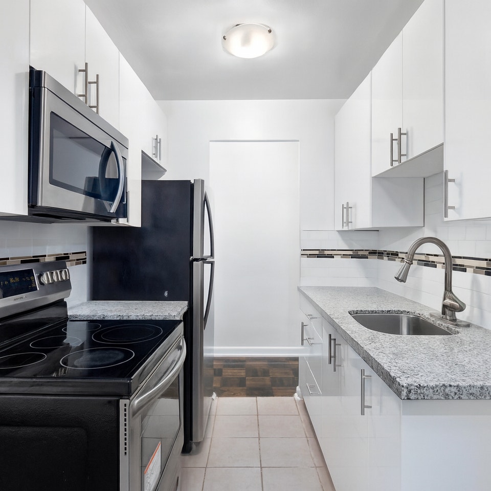 Dawes Apartments - Renovated 1 Bedroom Apartment for Rent 2
