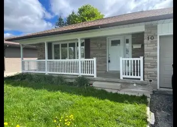 Lovely 3-Bedroom Apartment Upper Level of Bungalow! (Upper)
