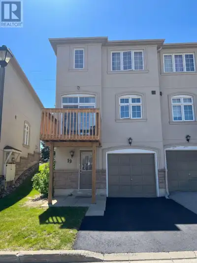 Looking for a great rental in Richmond Hill that actually makes sense for your daily routine? This 3...