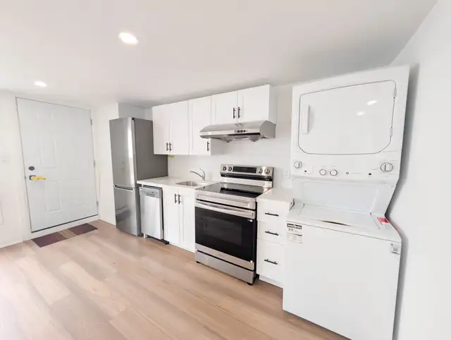401 Navy St, Welland - Detached Bachelor Apartment in Long Term Rentals in St. Catharines - Image 9