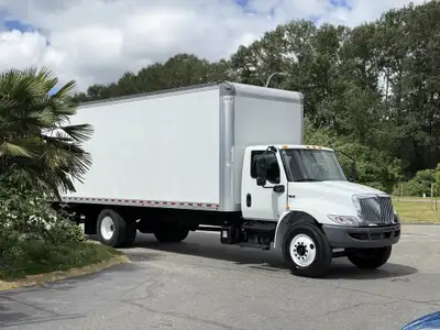 2022 International MV607 Cube Van Waltco 3000lb Power Tailgate Cruise Control Air Seat Heated Mirror...
