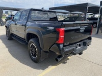 *Vehicle history form conveniently located in vehicle photos. AMVIC LICENSED DEALER ... Engine: Inte... (image 3)