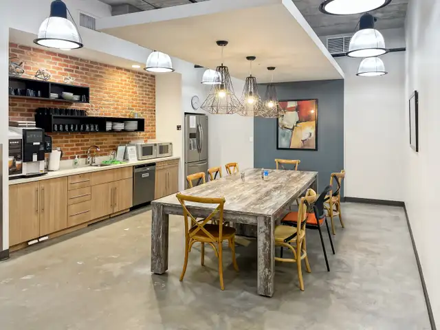 Office space for rent for 5 persons in Lebourgneuf Quebec City in Commercial & Office Space for Rent in Québec City - Image 8