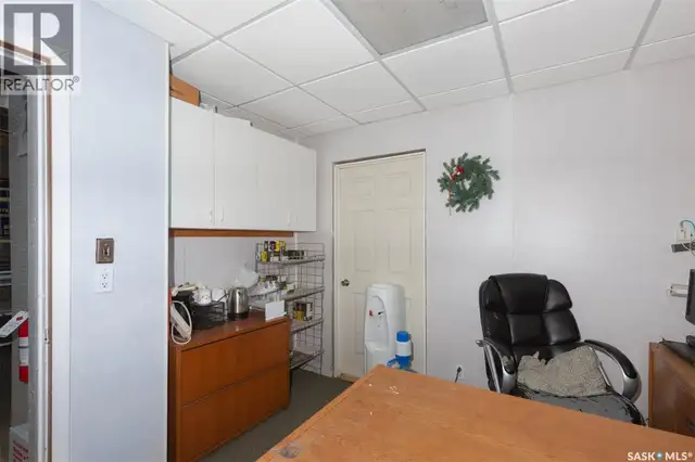 325 & 329 4th AVENUE SW Moose Jaw, Saskatchewan in Commercial & Office Space for Sale in Moose Jaw - Image 15