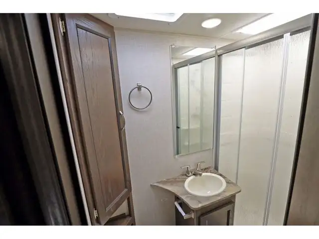 2020 Coachmen Freelander 26DS 1 extension Classe C 27 pieds in RVs & Motorhomes in Laval / North Shore - Image 17