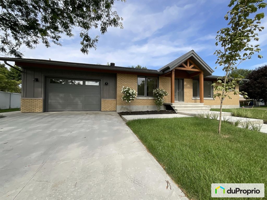 $559,000 - 2 Storey for sale in Sorel-Tracy — photo 1