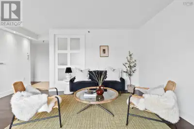This executive condo in Granbury Place is exactly what you've been waiting for! As you step into thi...