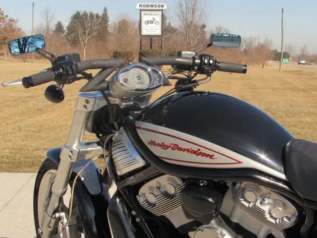 2006 Harley-Davidson VRSC R Street Rod in Street, Cruisers & Choppers in Leamington - Image 17