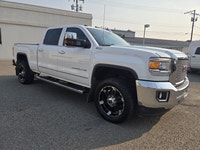 Get ready to experience top-tier power and luxury with this 2015 GMC Sierra 3500HD Denali, a diesel-... (image 7)