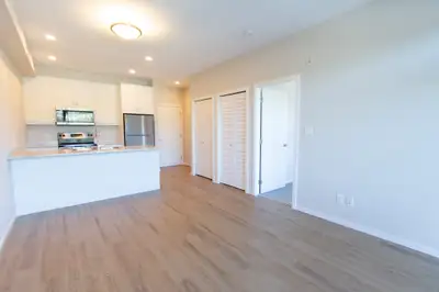 1 Bedroom Apartment for Rent - 665 Redington Avenue
