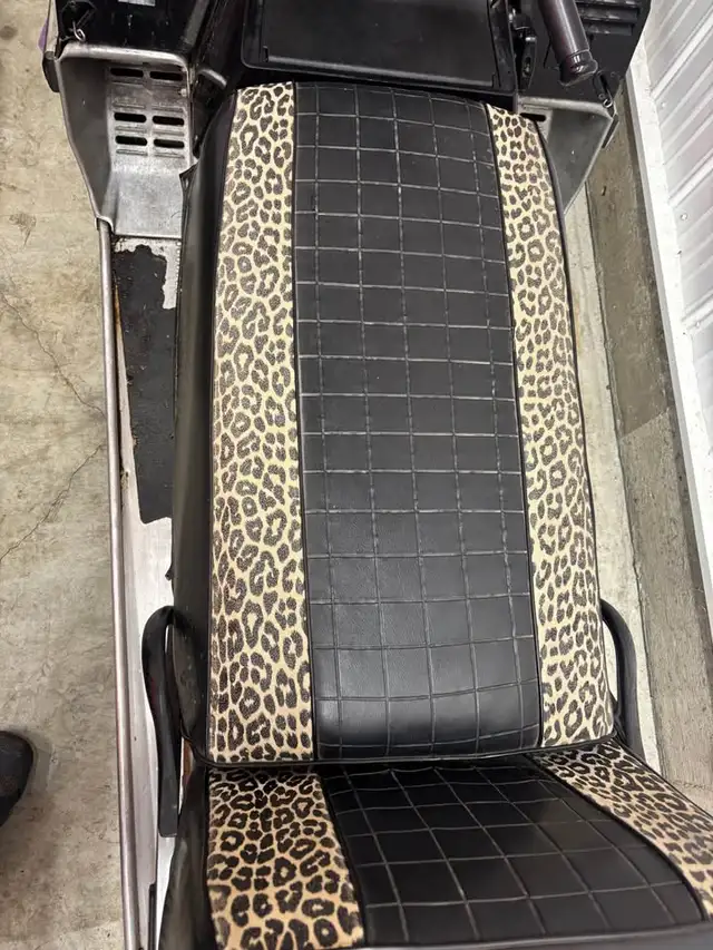 NUMEROUS.KIDS/ADULT.SLEDS.READ.BELOW.CALL.7802409380 in Snowmobiles in Edmonton - Image 10