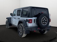 Cloth Low-Back Bucket Seats, GPS Navigation, Apple CarPlay, 4G LTE Wi-Fi Hot Spot, Air Conditioning,... (image 3)