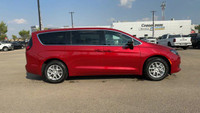 This 2025 JEEP COMPASS LATITUDE LUX 4X4 has the following options Leatherette Seats, Remote Start Sy... (image 9)