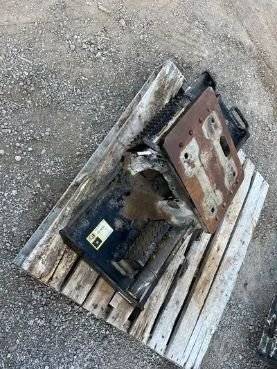 SSL Qtach plate for hydraulic hammer/breaker to mount to - Heavy duty, very heavy If you would like...