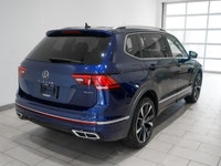 * ACCIDENT FREE * ONE OWNER * BLIND SPOT MONITOR * LANE DEPARTURE WARNING * PANORAMIC SUNROOF * NAVI... (image 4)