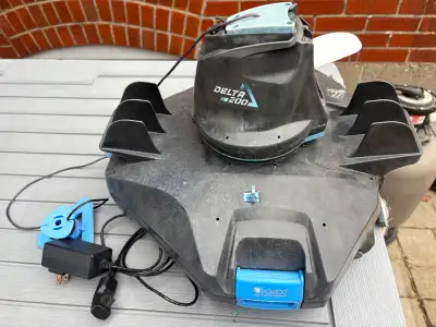 Delta pool vacuum. Rechargeable. Cordless.