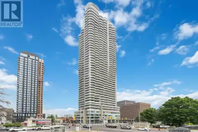 Welcome to the Claridge Icon, the tallest residential condo building in Ottawa! This oversized 1-bed...