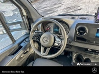 Mercedes-Benz Rive-Sud, la destination Mercedes-Benz par excellence. Bienvenue en première classe. D... (image 8)