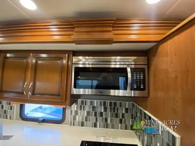 2018 Fleetwood RV Discovery 38K only 14,584 Miles in RVs & Motorhomes in Moncton - Image 19
