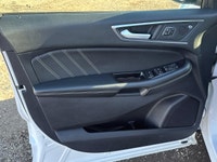Looking for a sporty and versatile SUV that’s perfect for daily driving, commuting, or weekend adven... (image 9)