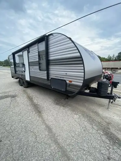 USED 2020 Salem 260RT Toy Hauler FINANCING & EXTENDED WARRANTY AVAILABLE DENT IN THE SIDE (SHOWN IN...