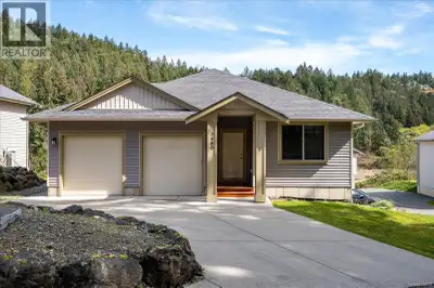 Private oasis with breathtaking views of Linley Valley! This thoughtfully designed 5 bedroom, 3 bath...