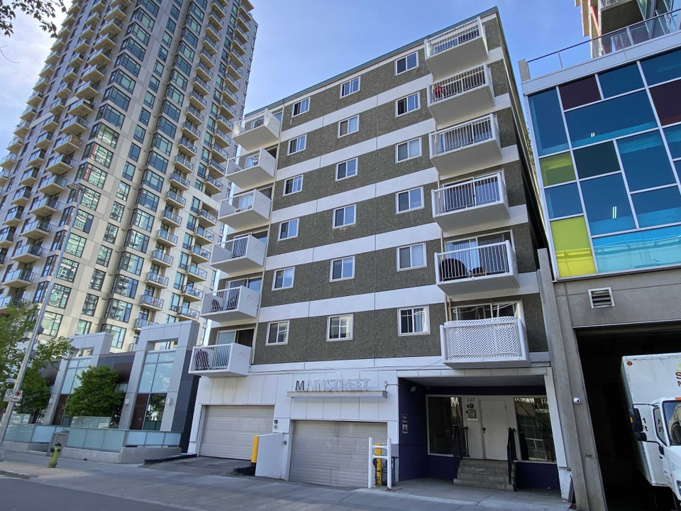 Beltline Apartment For Rent | Amantea Tower in Long Term Rentals in Calgary