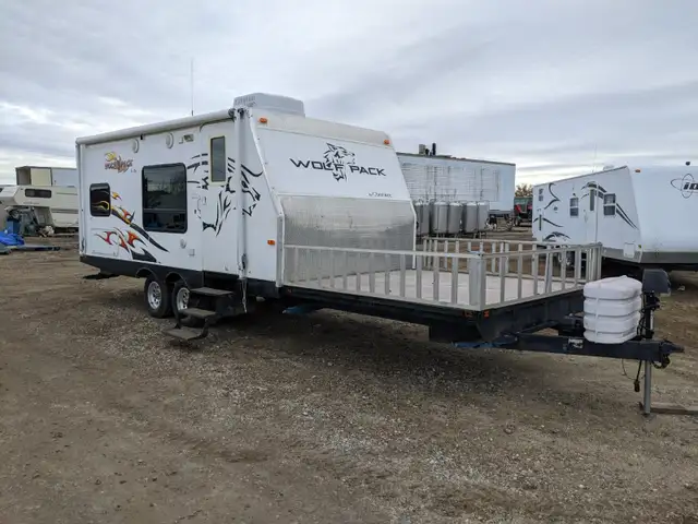 2007 Wolfpack by Cherokee Hunters edition Camper in Travel Trailers & Campers in Prince Albert - Image 2