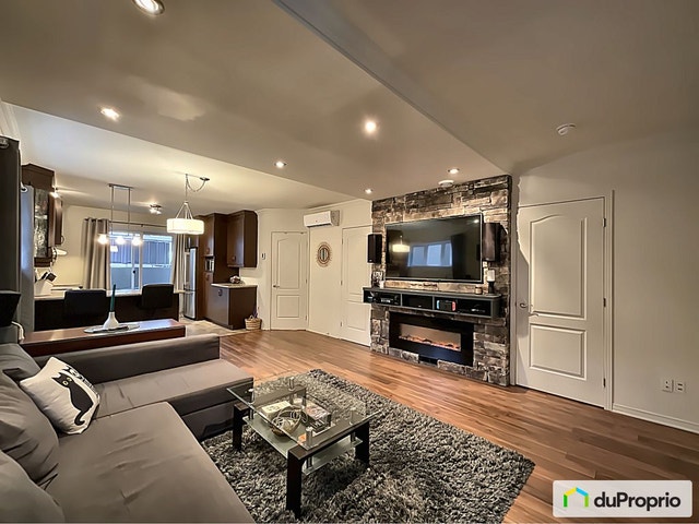 $329,000 - Condominium for sale in Longueuil (Vieux-Longueuil) — photo 1
