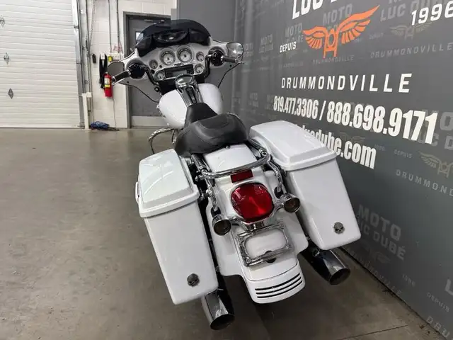 2008 Harley-Davidson FLHX Street Glide in Street, Cruisers & Choppers in Drummondville - Image 11
