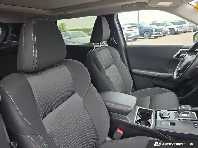 2025 Mitsubishi Outlander Plug-In Hybrid SE | NO ACCIDENTS EV in Cars & Trucks in Cambridge - Image 26