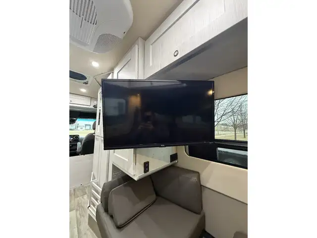 2023 Roadtrek SS Agile in RVs & Motorhomes in Windsor Region - Image 24