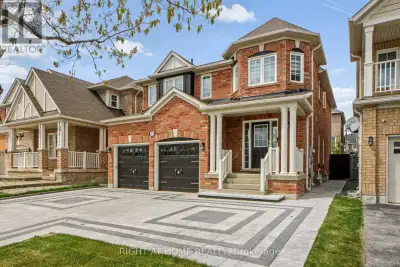 Your search ends here! True pride of ownership conveniently located in Woodland Hills, NewMarket New...