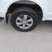 This 2018 Ford F-150 Lariat FX4 /4x4 /10 SPEED AUTOMATIC SuperCrew Pickup is a durable and reliable... (image 4)