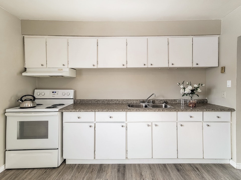 ALL INCLUSIVE - WELLINGTON COURT 2 Bedroom Apartment in Fergus 2