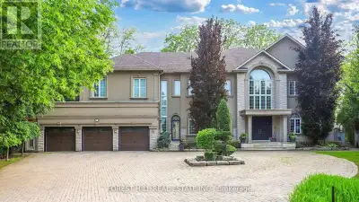 Welcome to 161 Renaissance Court, an exceptional and truly rare offering on a quiet, private cul-de-...