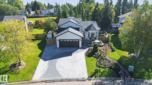 4 Bed Cardiff Home + Resort Backyard Backing Reserve