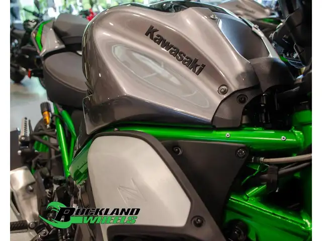 2025 Kawasaki Z900 SE - call us for the best deal!! in Sport Touring in Ottawa - Image 6