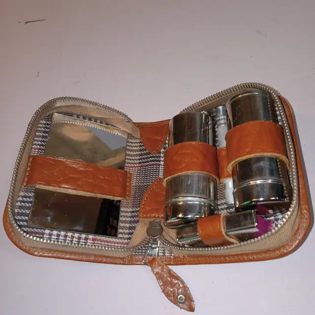 Vintage Travel Shaving Toiletry Set Blades Razor Made in Germany in Other in Belleville - Image 4