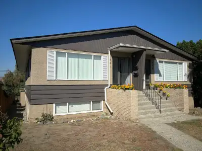 934 Battle St-top floor