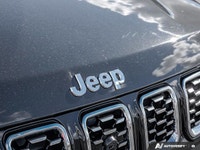 Elevate your daily journeys with this stunning 2025 Jeep Compass Limited. Finished in sophisticated... (image 8)